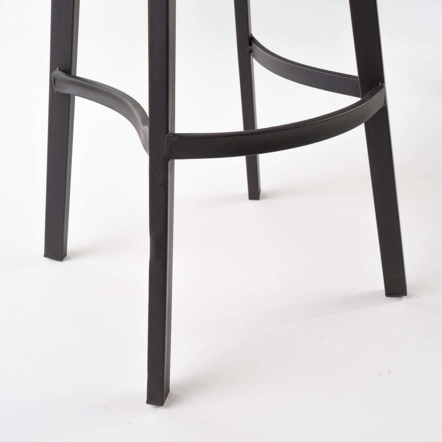 Ensemble de 2 tabourets de bar pivotants de style industriel avec cadre en fer finition rouille, assise en pin, aucun assemblage requis, naturel