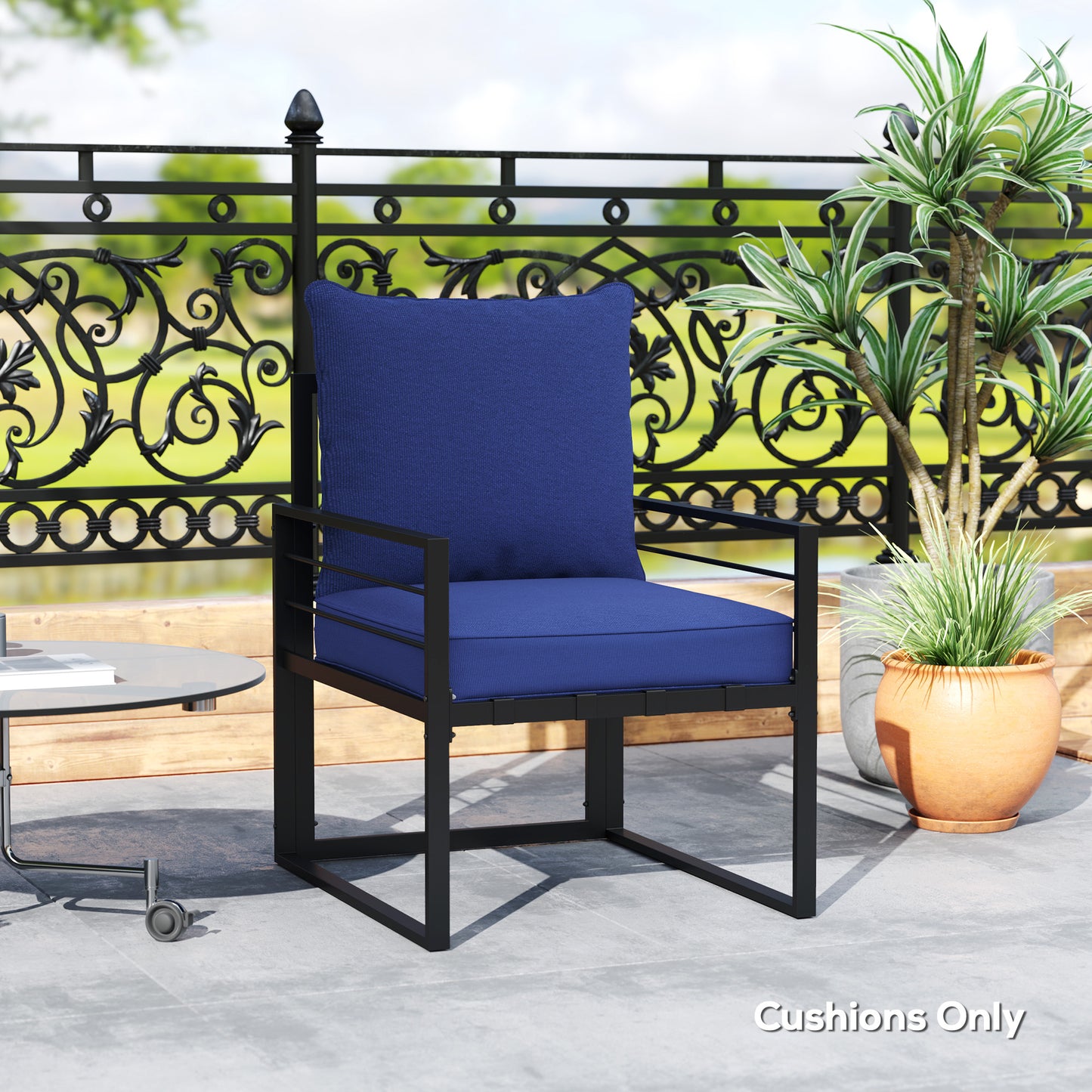 Coussins épais et profonds bleu foncé pour siège d'extérieur avec coussin de dossier, confort et style pour mobilier de jardin