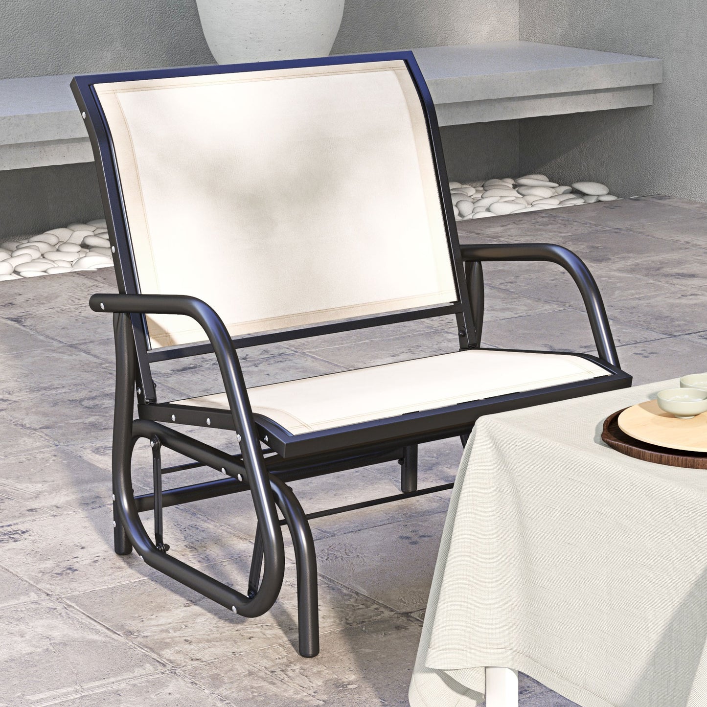 Fauteuil de jardin Outsunny avec assise et dossier en tissu maillé respirant, cadre en métal et accoudoirs, couleur crème