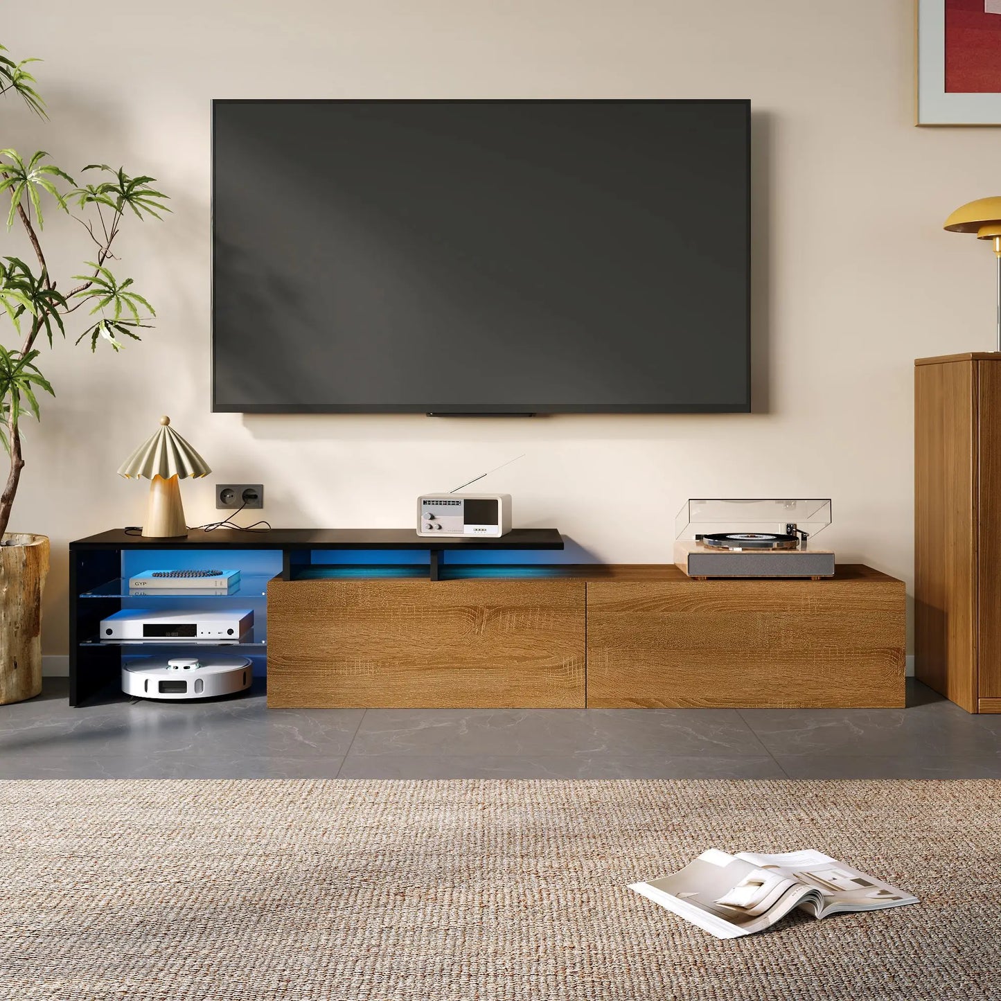 Meuble TV moderne avec étagères en verre et éclairage LED, noir et naturel