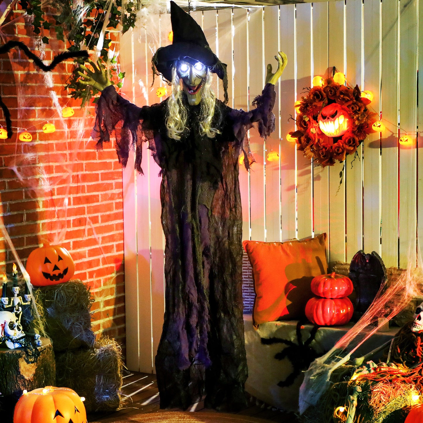 Sorcière animée grandeur nature à suspendre pour Halloween avec yeux LED lumineux,