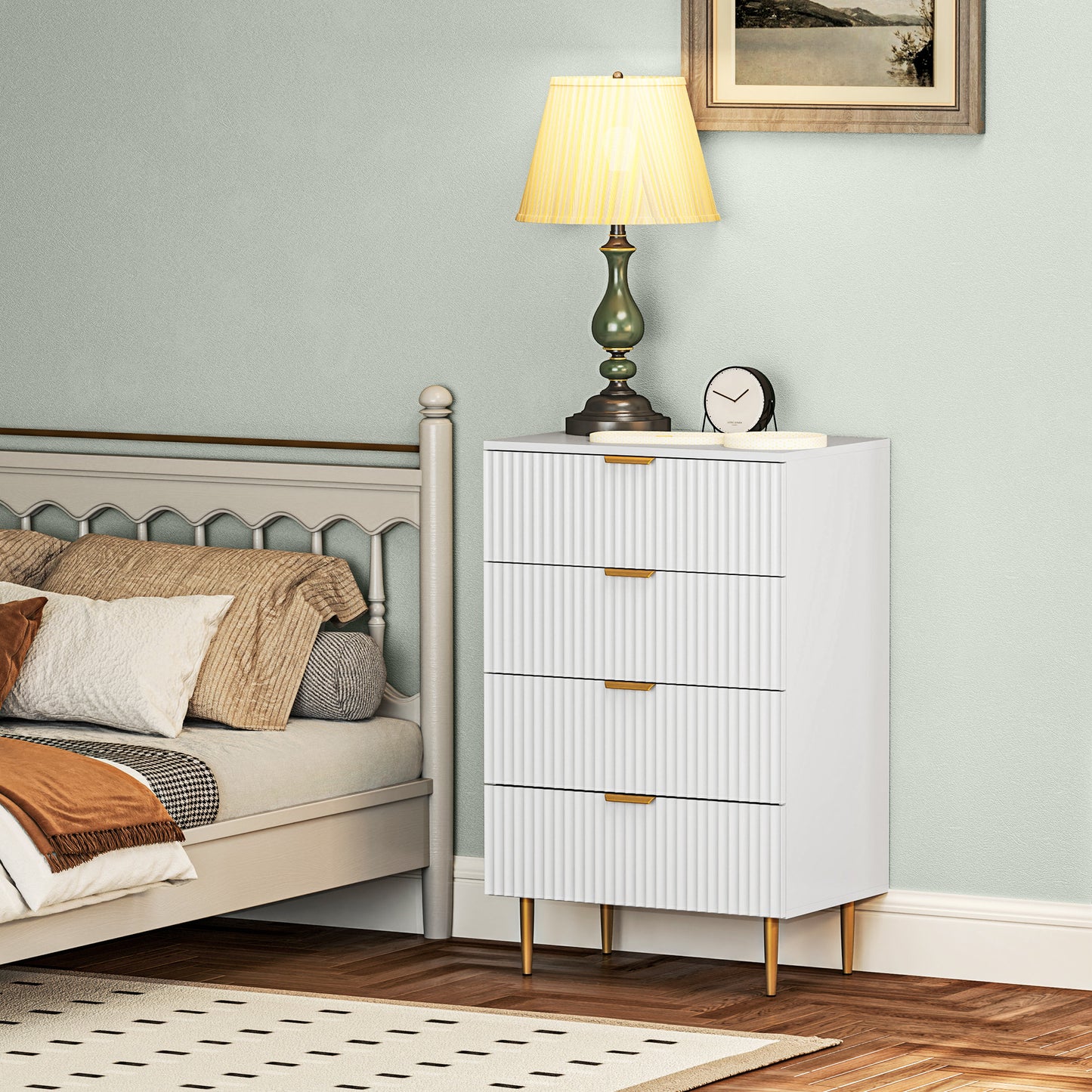 Commode moderne à 4 tiroirs avec pieds et poignées dorés, blanc