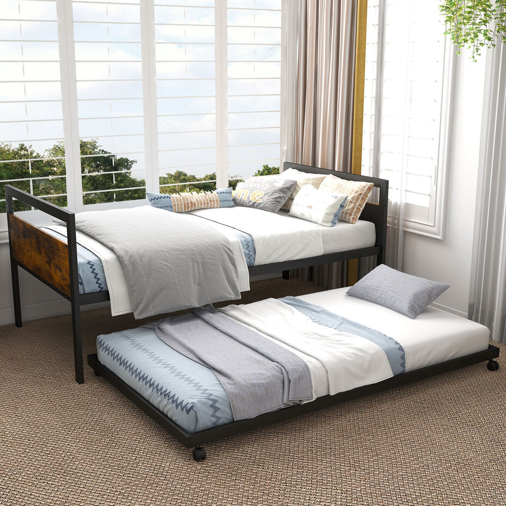 Double metal daybed with lockable casters and pull-out bed - double size