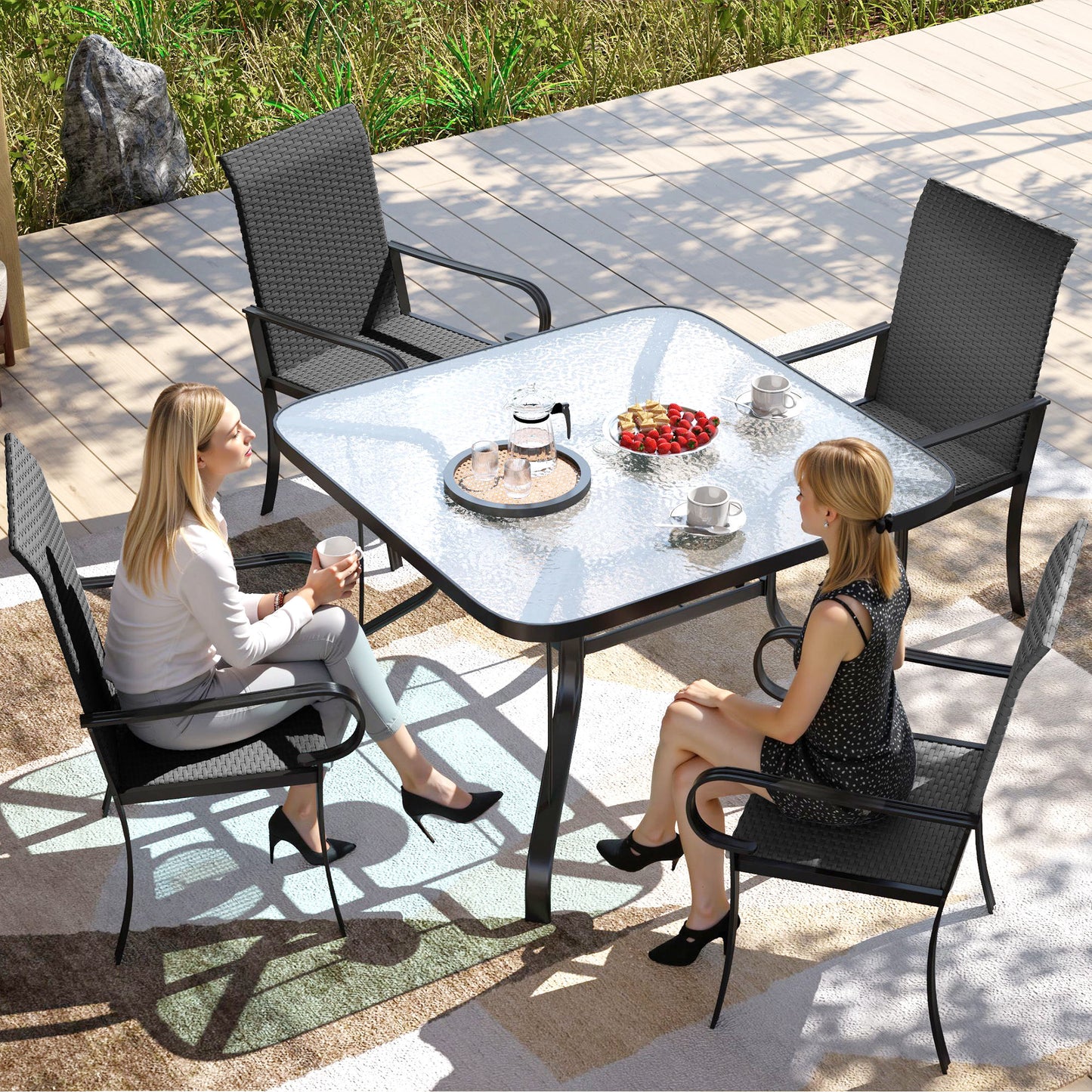 Chaises de salle à manger Outsunny en rotin synthétique, 4 pièces, avec cadre en acier, pour jardin, arrière-cour, bord de piscine, porche, noir