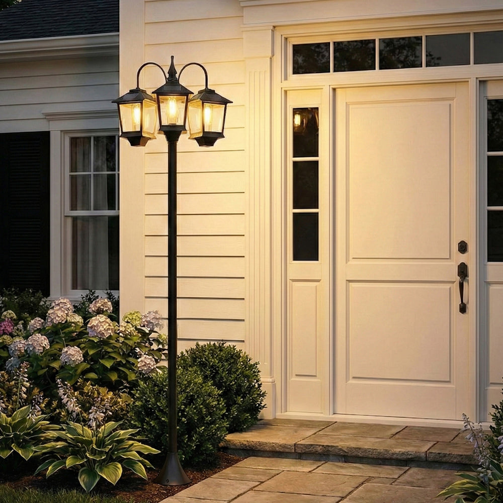 Lampadaire solaire 74" à 3 têtes, étanche IP44, avec capteur crépusculaire automatique.