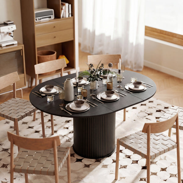 Table de cuisine extensible pour 6 à 8 personnes, style ferme, avec pied central et finition bois noir.