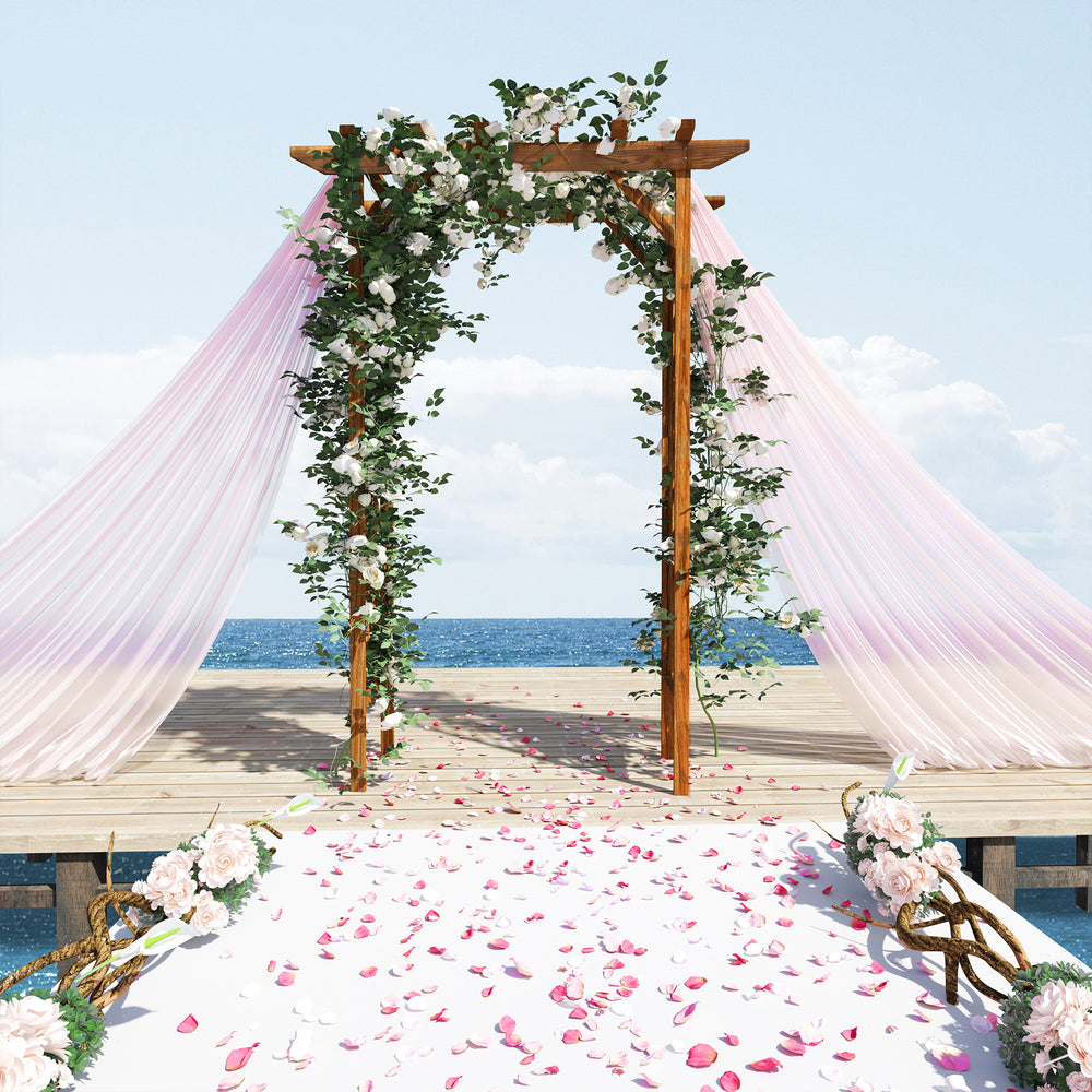 Treillis arquée avec toit de style pergola