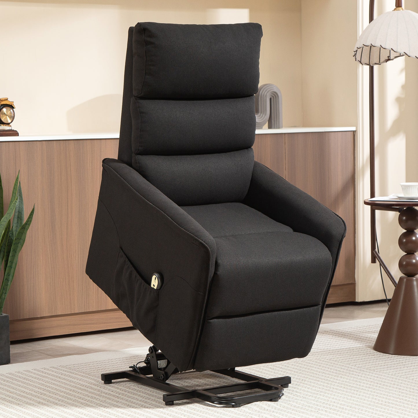Fauteuil releveur et inclinable électrique avec télécommande, poches latérales, noir