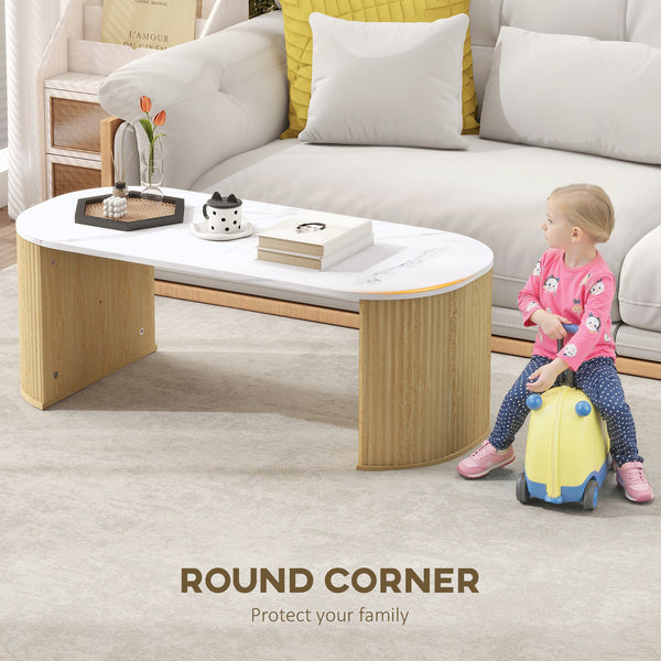 Table de salon moderne effet marbre avec coins arrondis et pieds épais, bois naturel