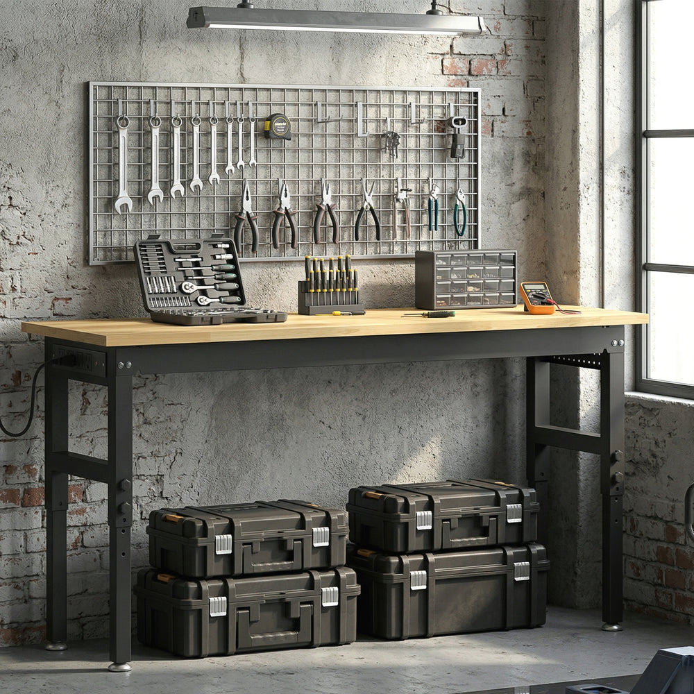 Établi robuste de 60 po réglable en hauteur avec prises électriques, USB et panneau porte-outils – Bois naturel et noir