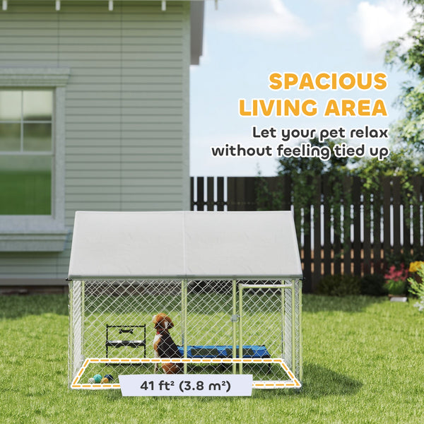 Enclos avec housse imperméable et anti-UV