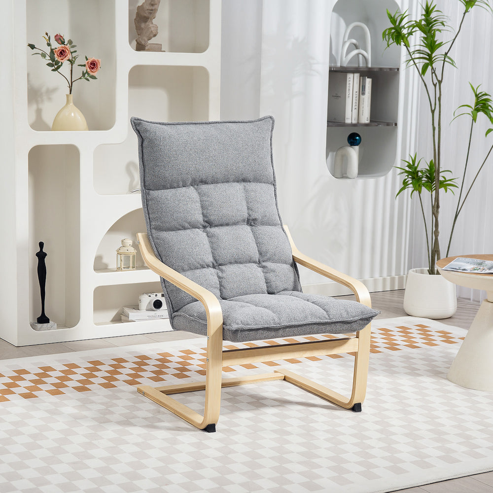 Fauteuil moderne rembourré avec pieds et accoudoirs incurvés, gris clair