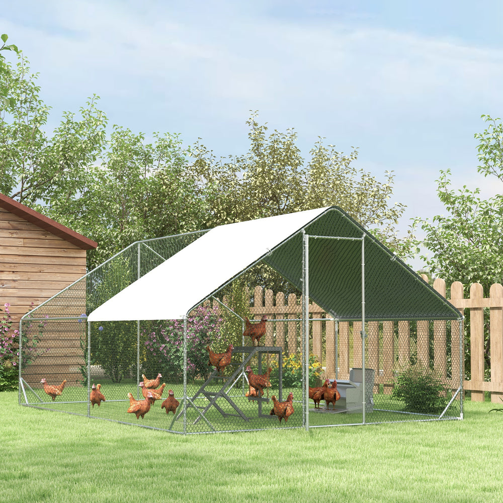 Outdoor chicken coop with shelter and lockable door