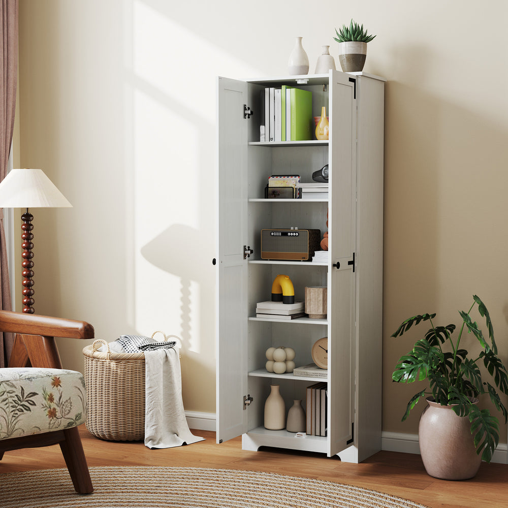 Armoire de rangement haute  de style campagnard avec 2 portes et étagères réglables, blanc vieilli