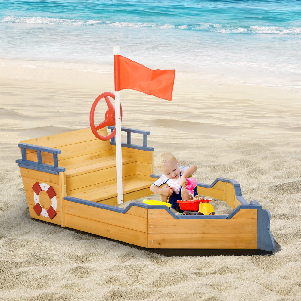 Bac à sable en bois en forme de bateau pirate
