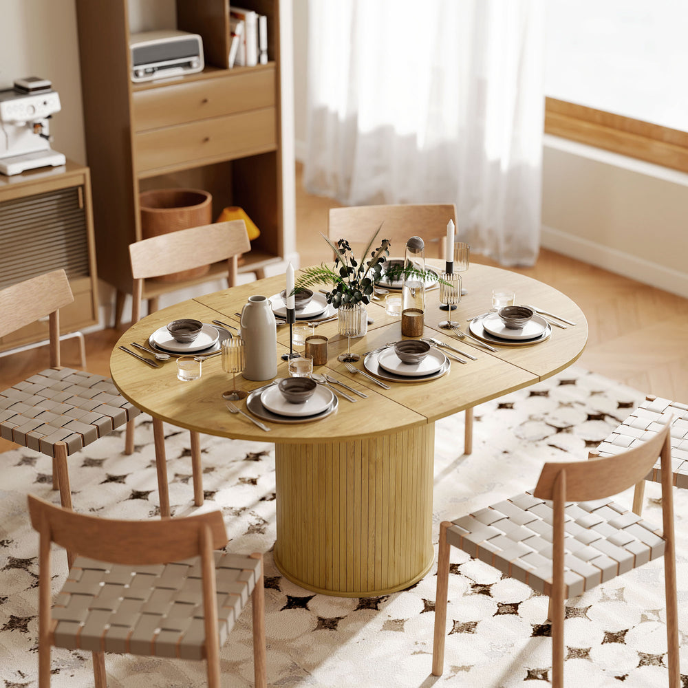 Table de cuisine extensible pour 6 à 8 personnes de style campagnard avec base sur pied, finition bois naturel