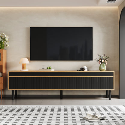 Meuble TV avec élégant motif à rayures et pieds en bois robustes, noir et naturel