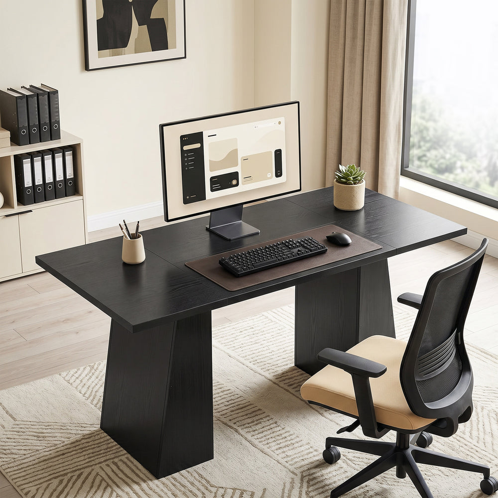 Bureau de travail 63 po à piètement trapézoïdal, noir