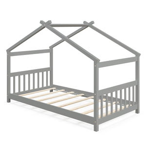 Lit simple pour enfant de type cabane en bois avec toit