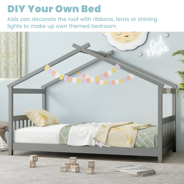 Lit simple pour enfant de type cabane en bois avec toit