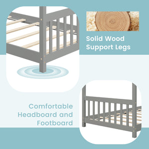 Lit simple pour enfant de type cabane en bois avec toit
