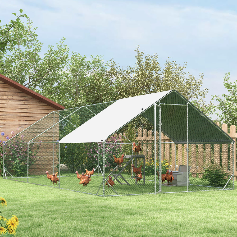Outdoor chicken coop with shelter and lockable door