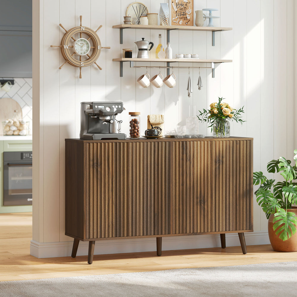 Buffet avec rangement moderne cannelé avec étagères réglables, marron foncé