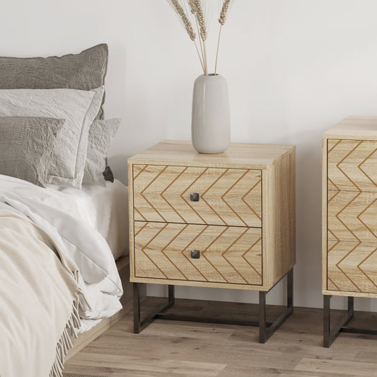 Table de chevet moderne avec tiroirs et pieds en métal, design en zigzag, couleur naturelle